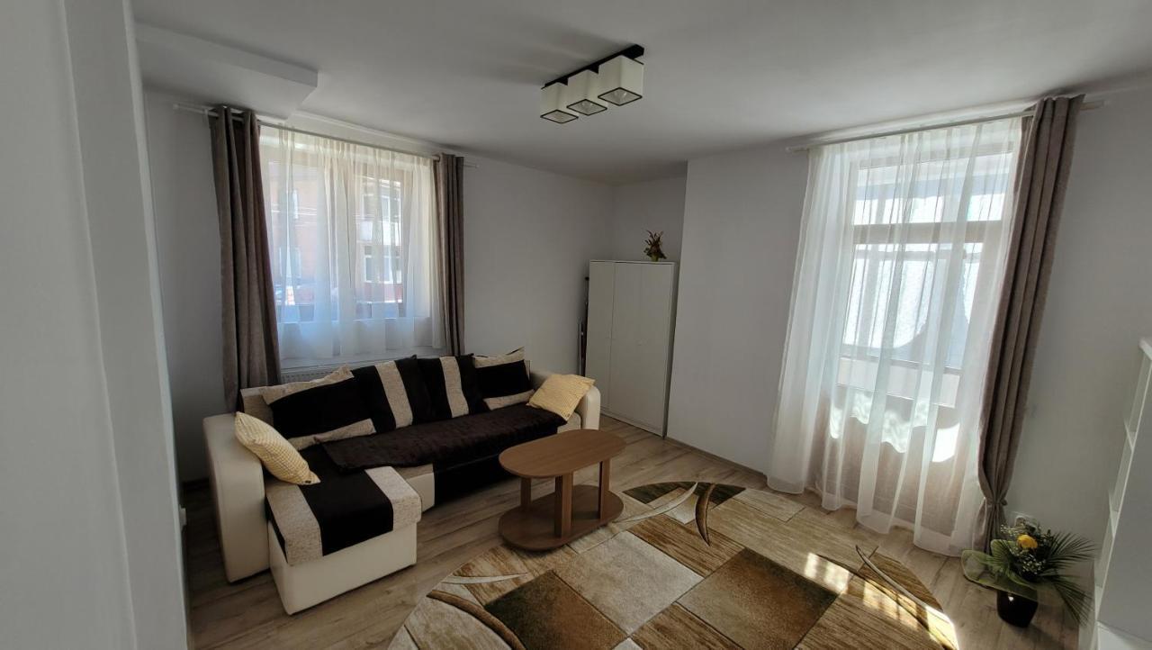 Andy Apartament Petroşani Esterno foto