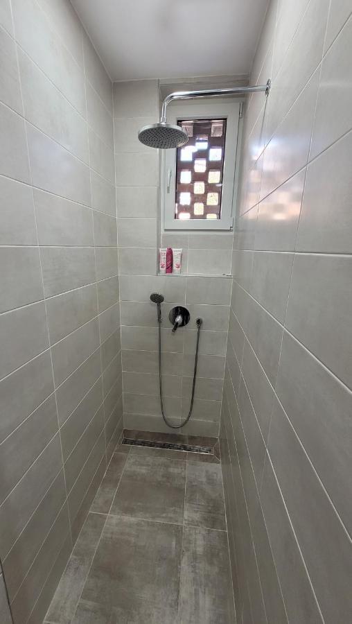 Andy Apartament Petroşani Esterno foto