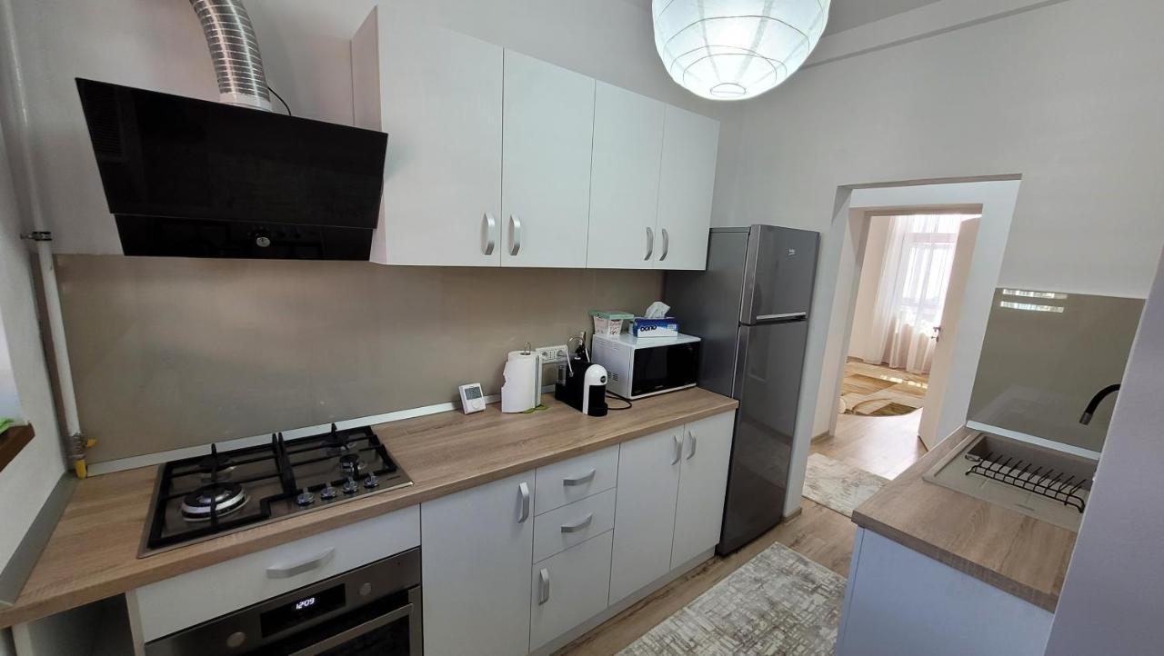 Andy Apartament Petroşani Esterno foto