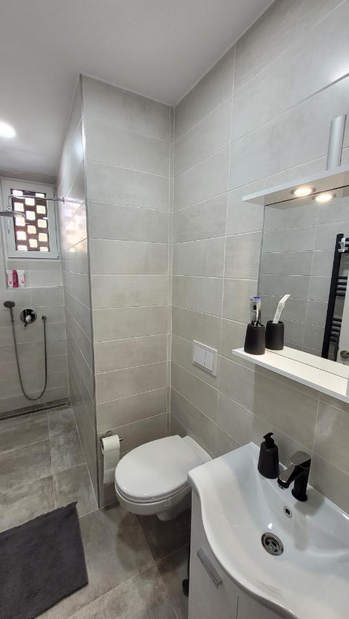 Andy Apartament Petroşani Esterno foto